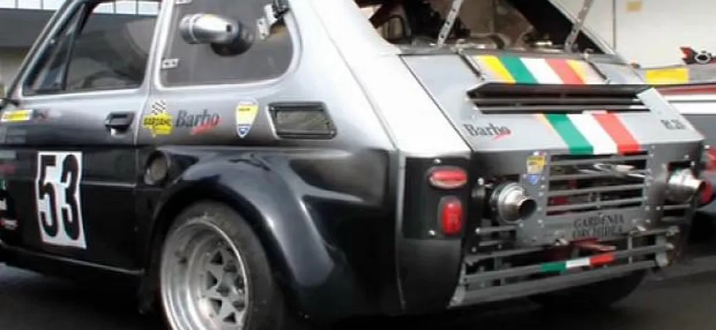 Fiat 126 con motore Yamaha R1 in pista [Video]