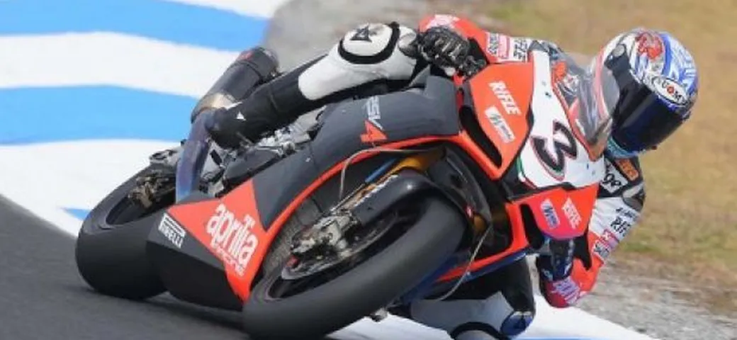 Max Biaggi deve 