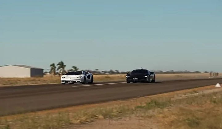 Drag Race Ferrari Lamborghini Countach