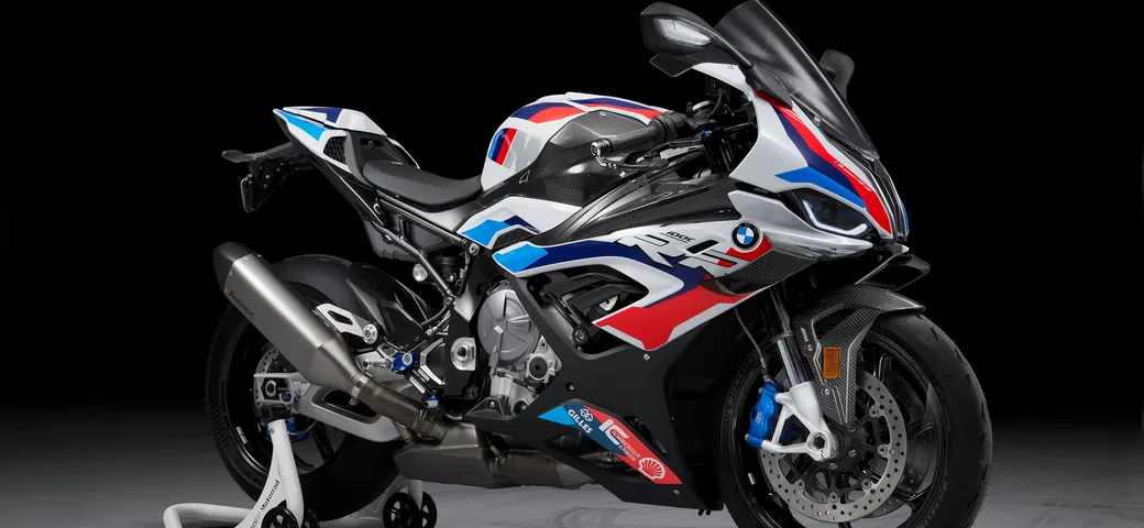 BMW M 1000 RR: la prima 