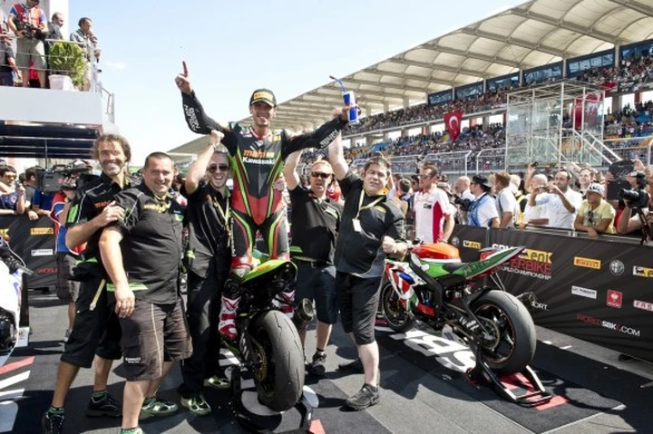 Supersport, Istanbul: Sofuoglu vince su Lowes, pubblico in visibilio