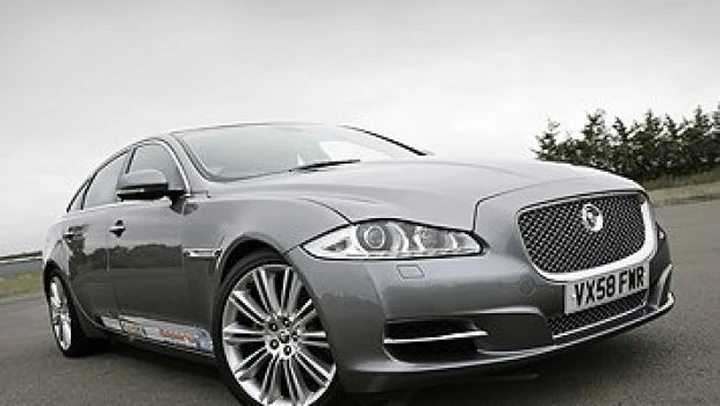 Jaguar: ecco la XJ Limo-Green Concept