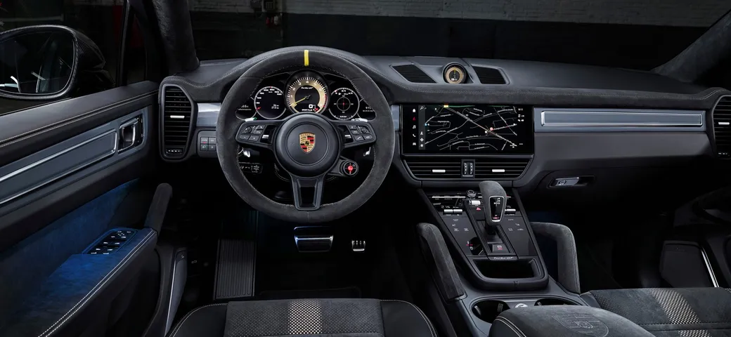 Mark Zuckerberg si regala 2 Porsche, compresa un'insolita Cayenne Minivan