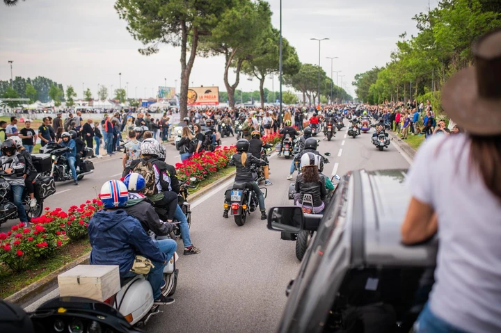 ingrandisci immagine