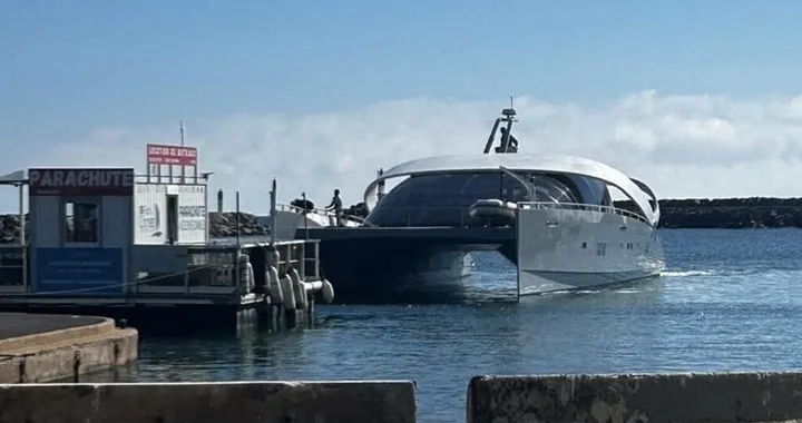 Breathe Me, il catamarano futurista che sembra uscito da un film