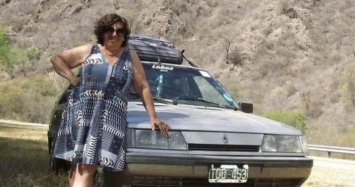 A 67 anni trasforma una vecchia Renault 11 in camper: ora viaggia da sola