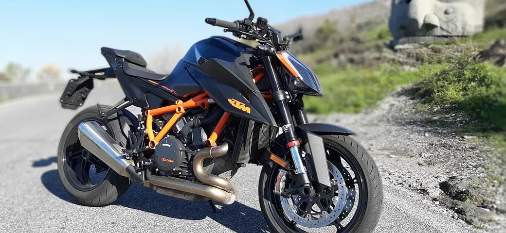 KTM 1290 Super Duke R, la prova su strada (Video)