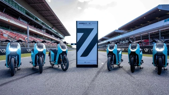 MotoGP e VMoto insieme: la mobilità elettrica entra nel paddock