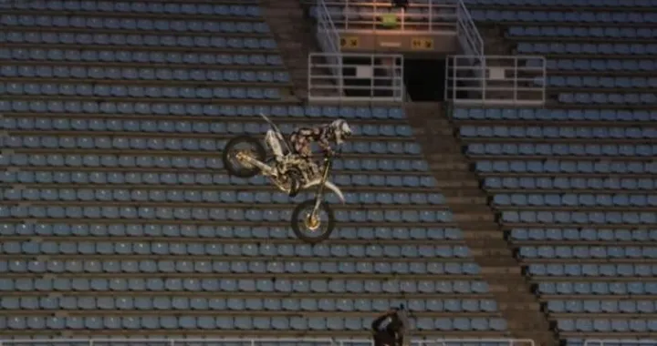 Red Bull X-Fighters 2010: solo per cameramen impavidi!