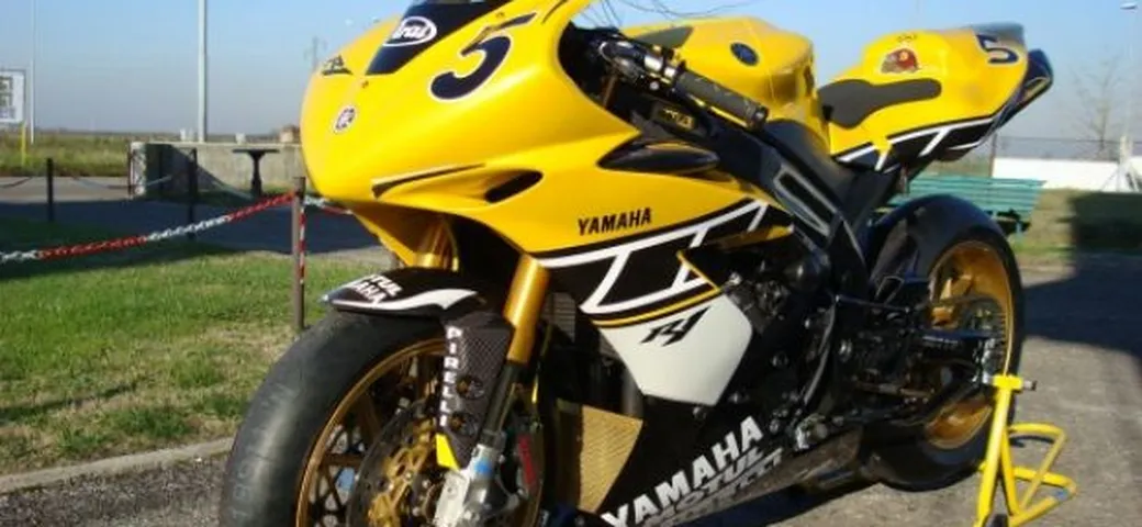 Foto del giorno: Yamaha R1 Replica Laguna Seca