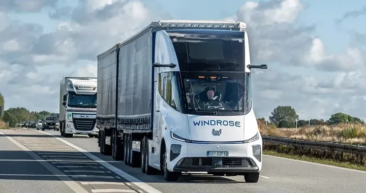 Camion EV cinesi, prezzi fino a 100.000 euro più bassi: l’UE rischia di perdere un quarto del mercato