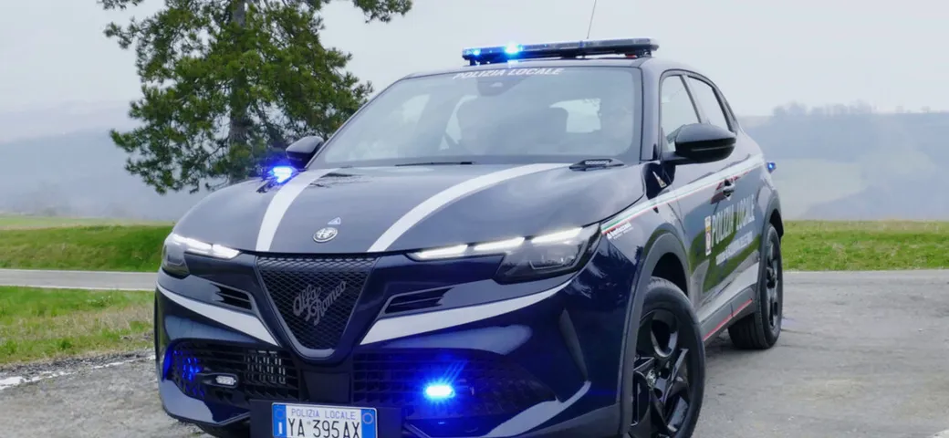 Alfa Romeo Junior si mette la divisa ed entra nella flotta della Polizia Locale