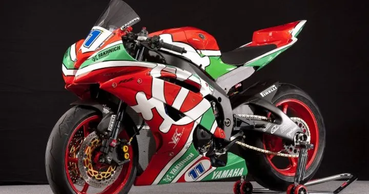 Supersport: all'asta la Yamaha R6 iridata di Sam Lowes