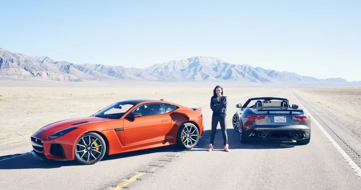 Michelle Rodriguez guida la Jaguar F-Type SVR