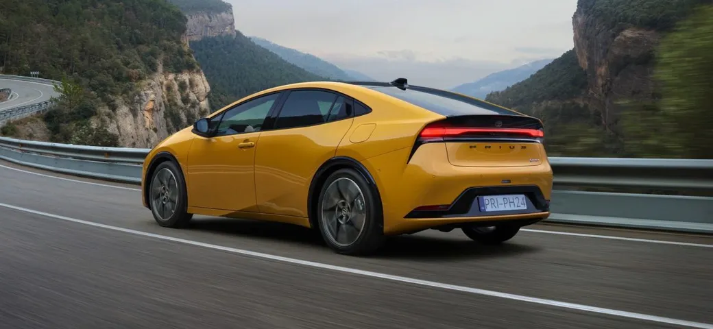 Toyota Prius 2025, autonomia migliorata e ancora più tecnologia