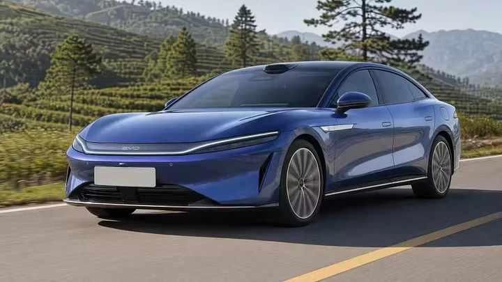 BYD Great Han debutta con oltre 1.000 km di autonomia dichiarata