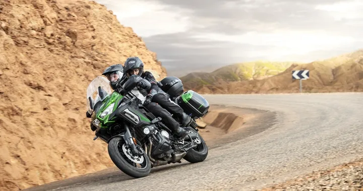 Kawasaki presenta Versys S e Versys SE 2021: informazioni e caratteristiche