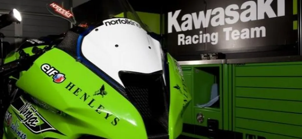 Ottimi progressi per la Kawasaki Ninja ZX-10R 2011 nei test di Valencia