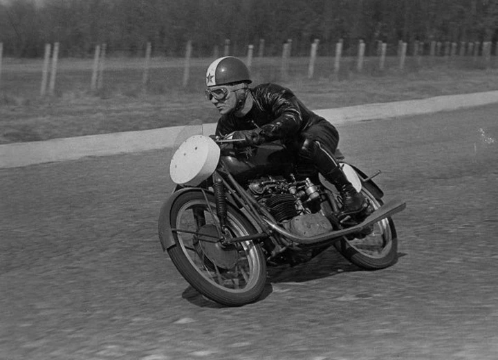 Il motociclismo piange Carlo Ubbiali