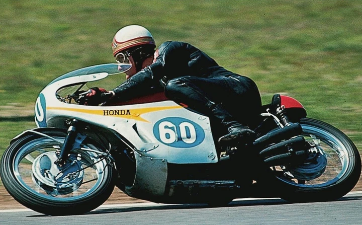 Guy Martin guiderà la Honda Sei Cilindri di Mike Hailwood