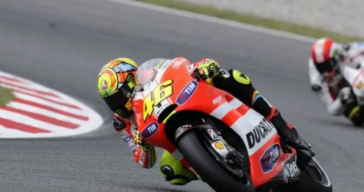 Rossi: "abbiamo dimezzato il distacco dal primo". Hayden: "ho consumato velocemente le gomme".