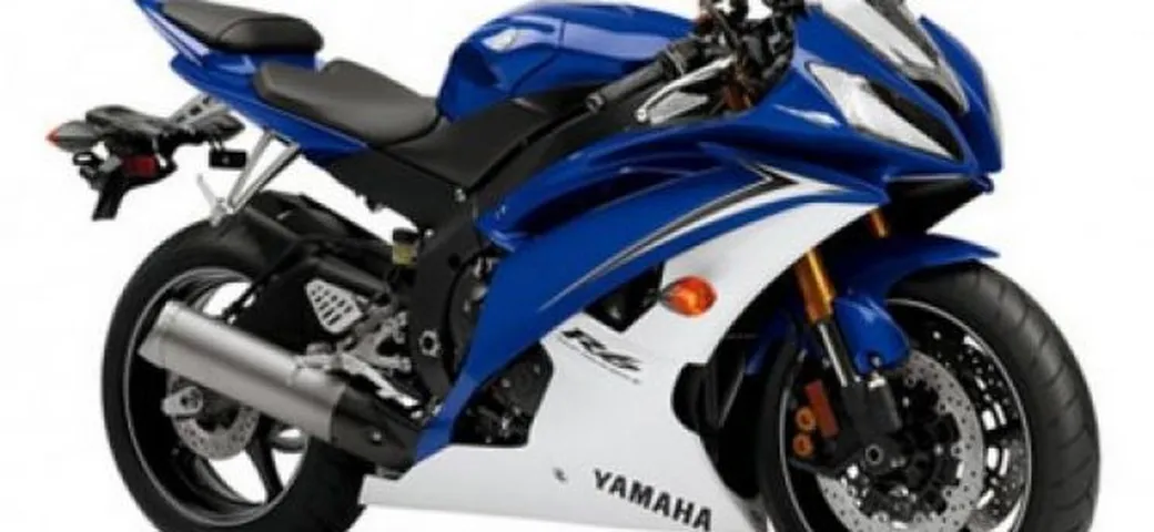 Yamaha R6 2010: nuovi colori per gli USA e un motore più pronto ai medi regimi