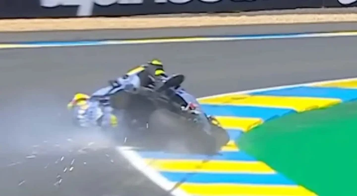 MotoGP, la nuova regola sicurezza divide: piloti più a rischio?