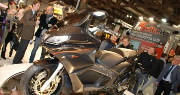 Aprilia SRV 850 - Salone EICMA Milano 2011