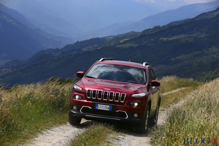 Due hacker violano l'UConnect di una Jeep Cherokee