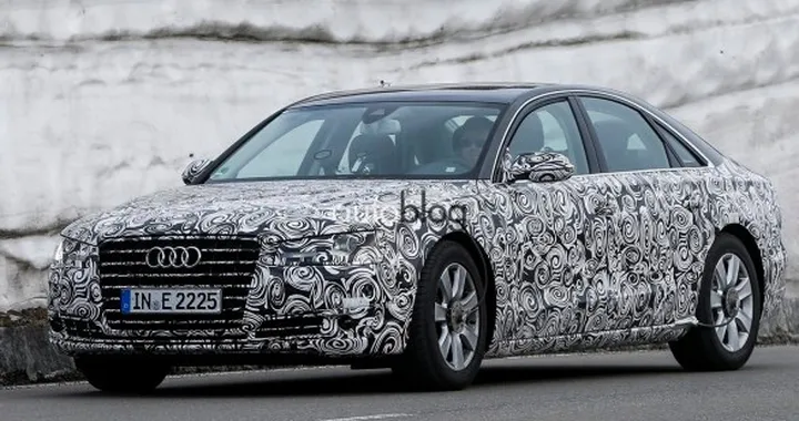 Audi A8 restyling: foto spia