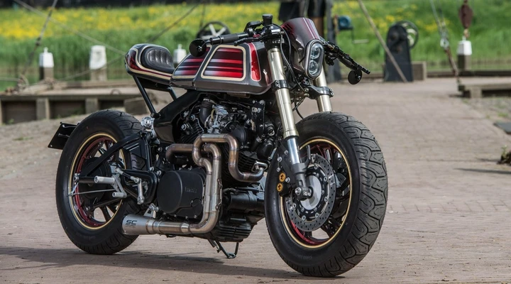 Yamaha XV750 