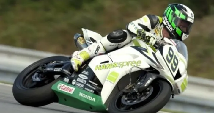 WSS: Fabien Foret in pole position al Nurburgring. Davies e Rea seguono