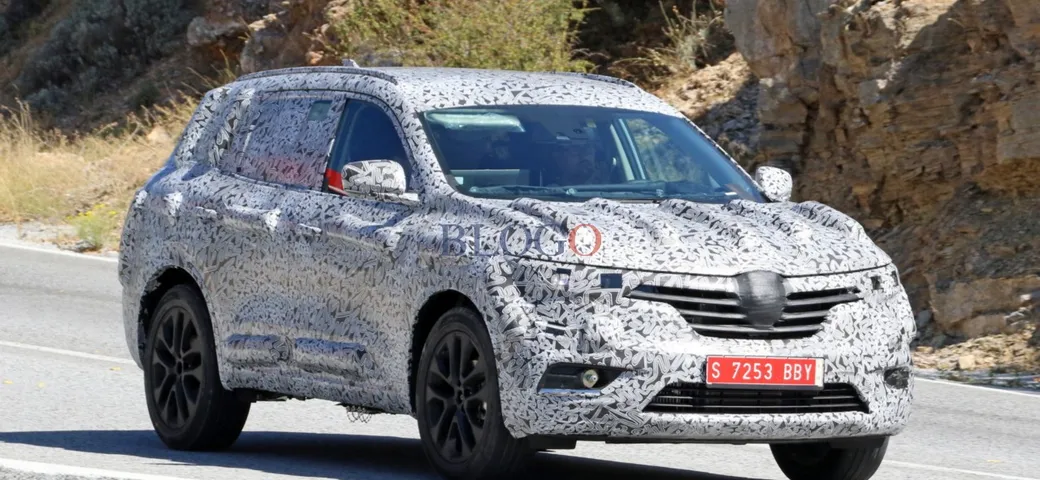 Renault Koleos: foto spia del futuro Suv