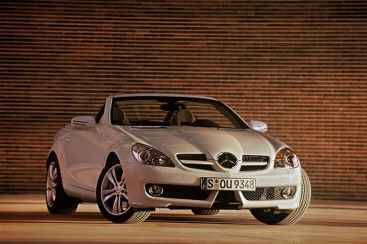 Mercedes SLK restyling: tutte le info e le immagini ufficiali