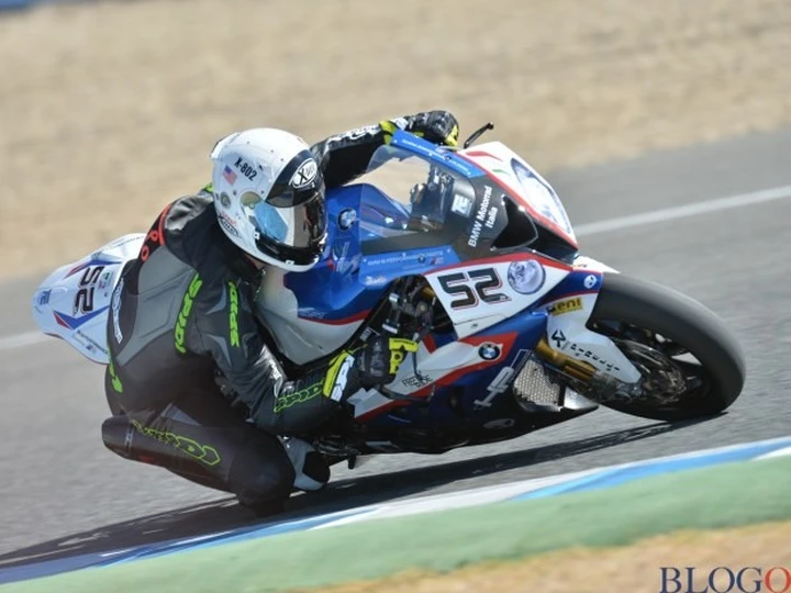 BMW S1000RR Racing Family: le Superbike e Superstock tedesche a confronto sul circuito di Jerez