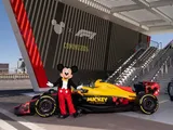 Topolino sale in monoposto: la magia Disney corre in Formula 1