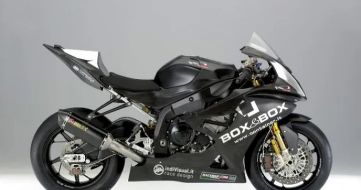 Il Team Supersonic con BMW nella Superbike inglese