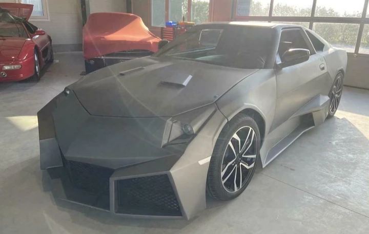 Toyota Supra del 1990 diventa una Lamborghini Reventon