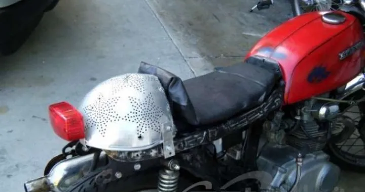Foto del giorno: scolapasta cafè racer