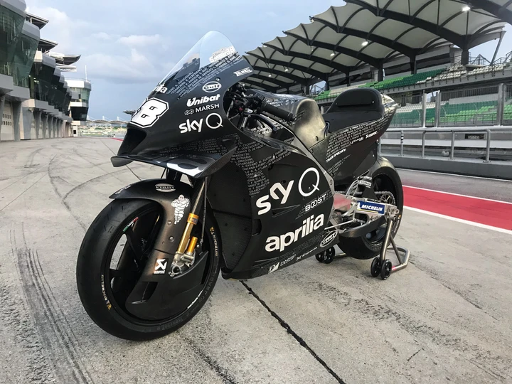 MotoGP, Aprilia a Sepang una RS-GP tutta nuova: ecco le foto
