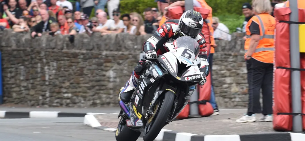 Senior TT 2016, Dunlop trionfa e frantuma il record [Video]