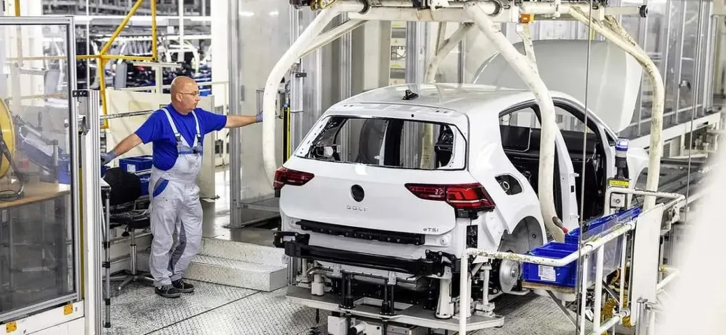 Se anche il gigante barcolla, allarme occupazione per l'industria auto tedesca