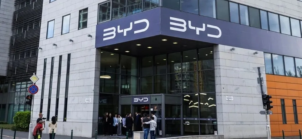 BYD poggia più di un piede in Europa, grazie alla fabbrica di Budapest