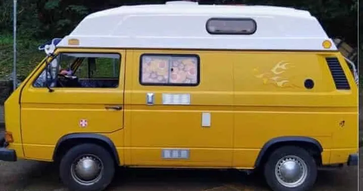 Camper giallo rubato a Roma: la disavventura a lieto fine dei turisti francesi