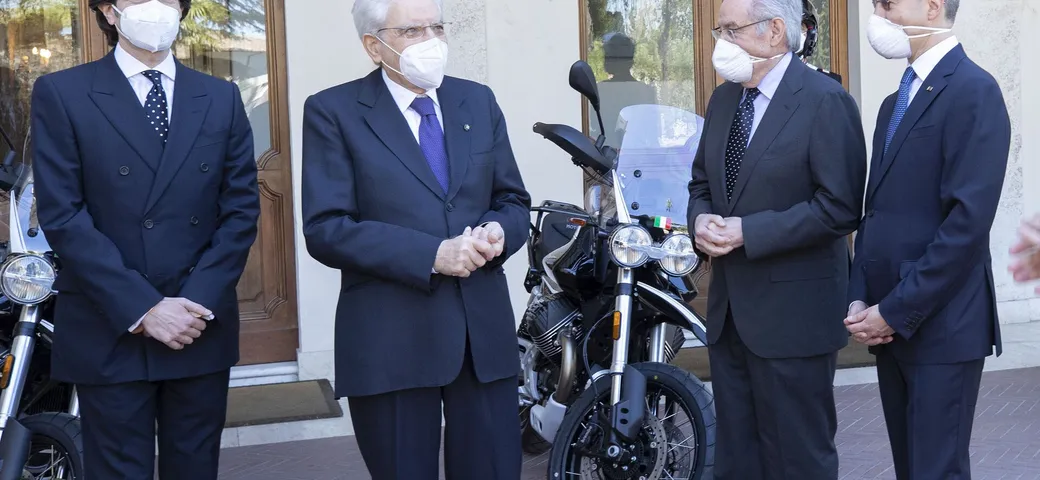 Moto Guzzi, presentate due V85TT al Presidente Sergio Mattarella