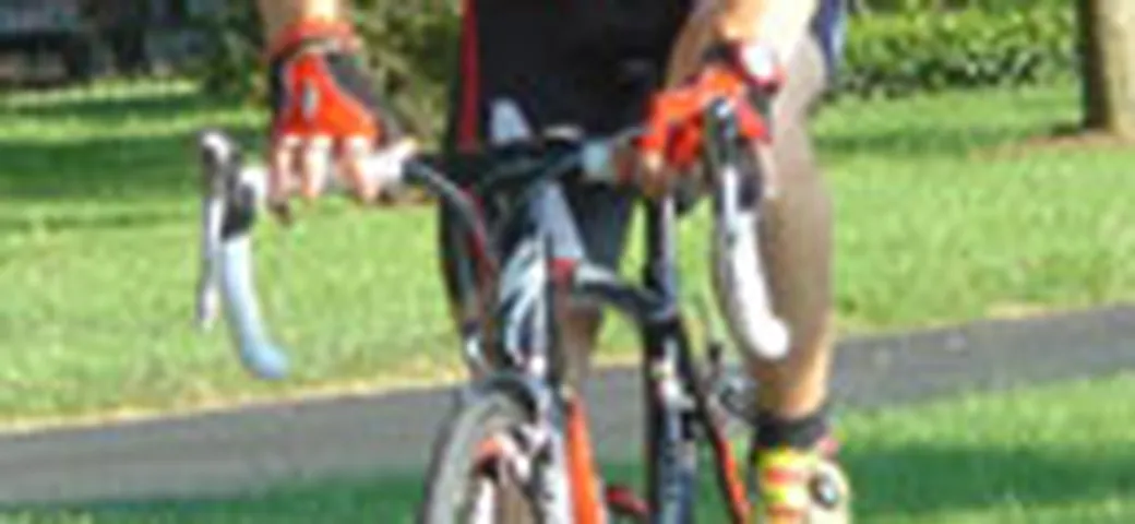 Nicky Hayden si da al ciclismo