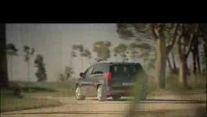 Video Ufficiale della Peugeot 5008