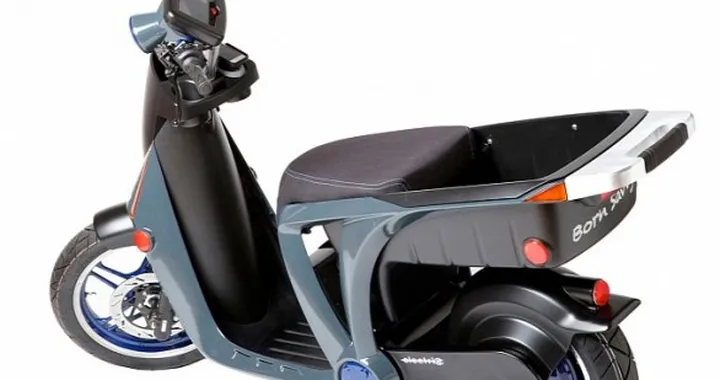 Mahindra presenta il primo E-Scooter con integrazione per smartphone
