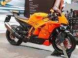 KTM 990 RC R 2026: la supersportiva estrema da 128 CV e 947 cc