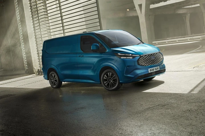 Ford Transit Custom 2023: svelato ad Hannover